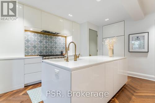 18 Chicora Avenue, Toronto, ON - Indoor Photo Showing Kitchen