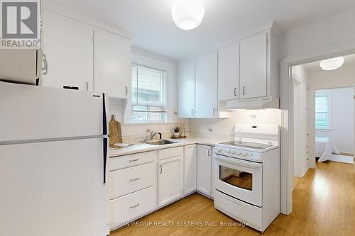 1798 Keele Street, Toronto, ON - Indoor Photo Showing Kitchen