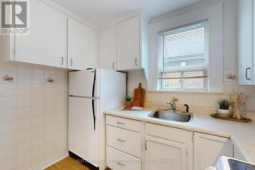 1798 Keele Street, Toronto, ON - Indoor Photo Showing Kitchen