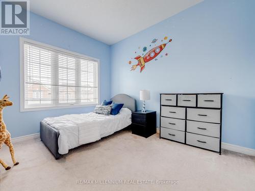 16 Vezna Crescent, Brampton, ON - Indoor Photo Showing Bedroom