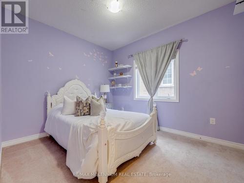 16 Vezna Crescent, Brampton, ON - Indoor Photo Showing Bedroom