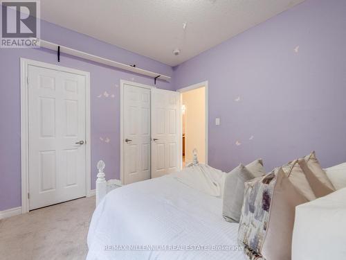 16 Vezna Crescent, Brampton, ON - Indoor Photo Showing Bedroom