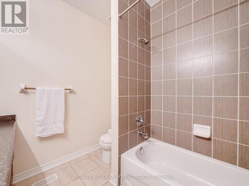 16 Vezna Crescent, Brampton, ON - Indoor Photo Showing Bathroom