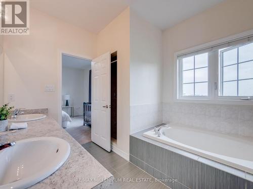 16 Vezna Crescent, Brampton, ON - Indoor Photo Showing Bathroom