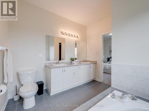 16 Vezna Crescent, Brampton, ON - Indoor Photo Showing Bathroom