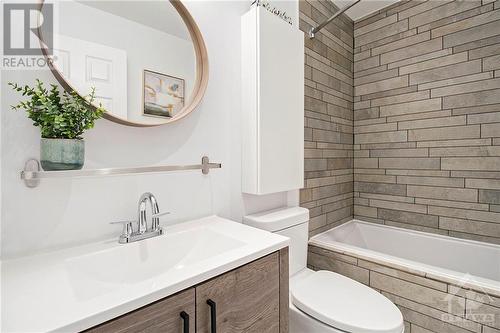 15 Murray Street Unit#2, Ottawa, ON - Indoor Photo Showing Bathroom