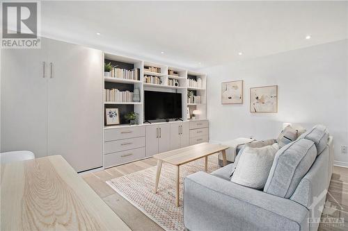 15 Murray Street Unit#2, Ottawa, ON - Indoor Photo Showing Bedroom