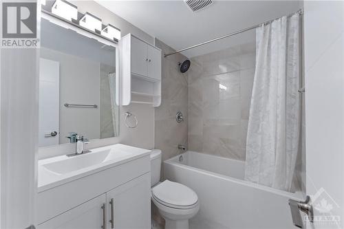 2000 Jasmine Crescent Unit#611, Ottawa, ON - Indoor Photo Showing Bathroom