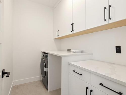 3362 Esker Lane, Duncan, BC - Indoor Photo Showing Laundry Room