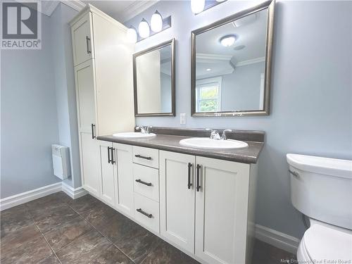 25 Mcwilliam Drive, Miramichi, NB - Indoor Photo Showing Bathroom