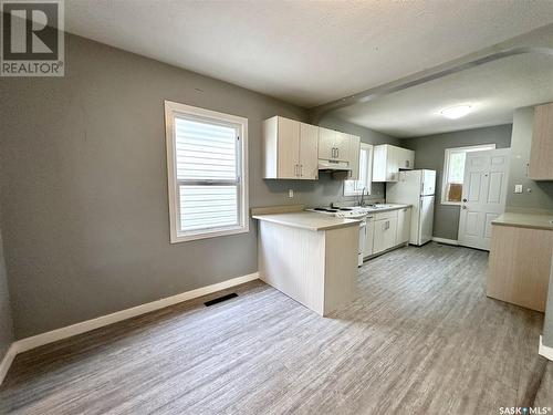 704 P Avenue N, Saskatoon, SK - Indoor Photo Showing Kitchen