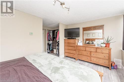 3227 King Street E Unit# 409, Kitchener, ON - Indoor Photo Showing Bedroom