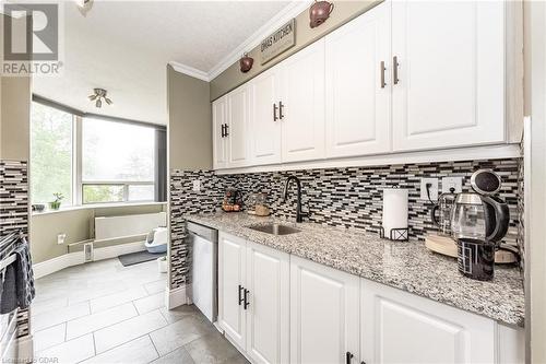 3227 King Street E Unit# 409, Kitchener, ON - Indoor Photo Showing Kitchen With Upgraded Kitchen