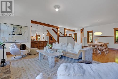 73 King Lane, Clarington, ON - Indoor Photo Showing Living Room