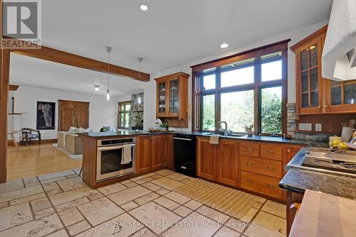 73 King Lane, Clarington, ON - Indoor Photo Showing Kitchen