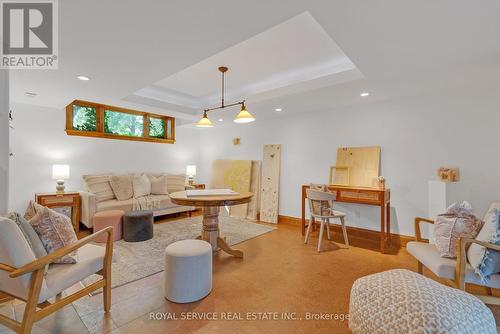 73 King Lane, Clarington, ON - Indoor Photo Showing Living Room