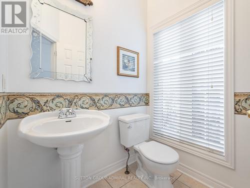 129 Sonoma Boulevard, Vaughan, ON - Indoor Photo Showing Bathroom