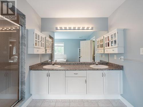 129 Sonoma Boulevard, Vaughan, ON - Indoor Photo Showing Bathroom