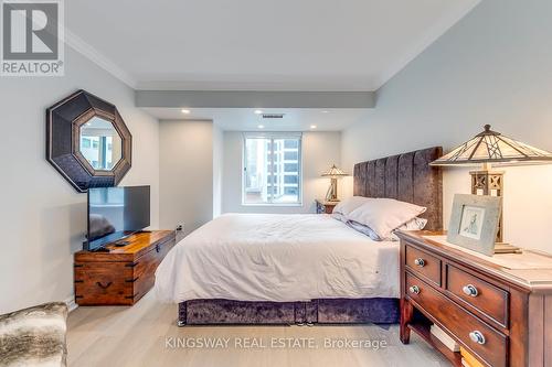 910 - 33 University Avenue, Toronto, ON - Indoor Photo Showing Bedroom