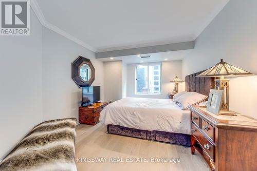 910 - 33 University Avenue, Toronto, ON - Indoor Photo Showing Bedroom