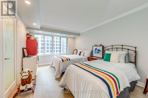 910 - 33 University Avenue, Toronto, ON - Indoor Photo Showing Bedroom