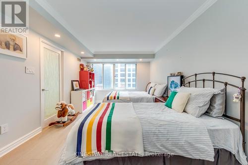 910 - 33 University Avenue, Toronto, ON - Indoor Photo Showing Bedroom