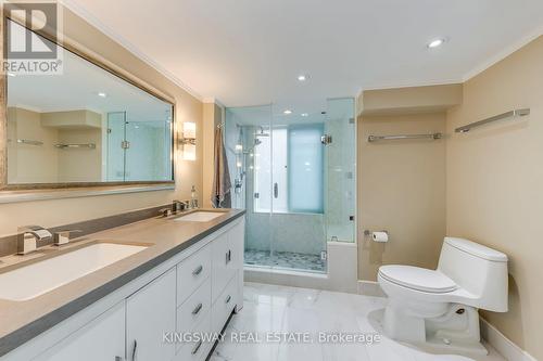 910 - 33 University Avenue, Toronto, ON - Indoor Photo Showing Bathroom