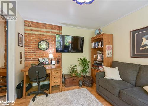 99 Tecumseth Street, Orillia, ON - Indoor Photo Showing Living Room