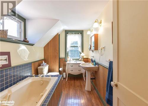 99 Tecumseth Street, Orillia, ON - Indoor Photo Showing Bathroom