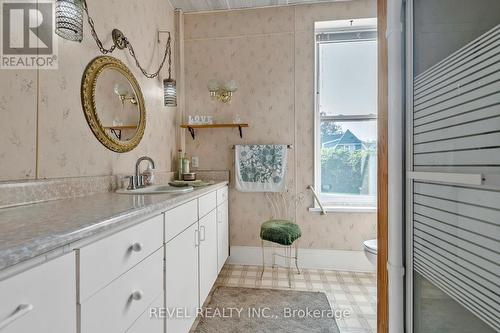 351 Hedge Road, Georgina, ON - Indoor Photo Showing Bathroom