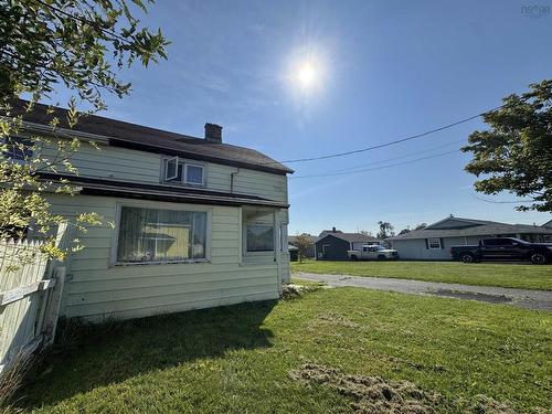 472 Eighth Street, New Waterford, NS 