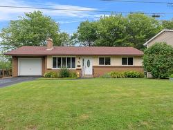 83 Chandler Drive  Lower Sackville, NS B4C 2W7