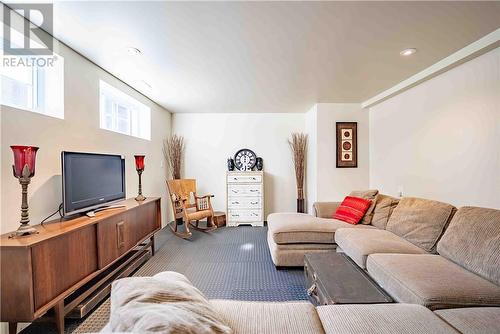 57 Simon Lake Drive, Greater Sudbury, ON - Indoor Photo Showing Living Room