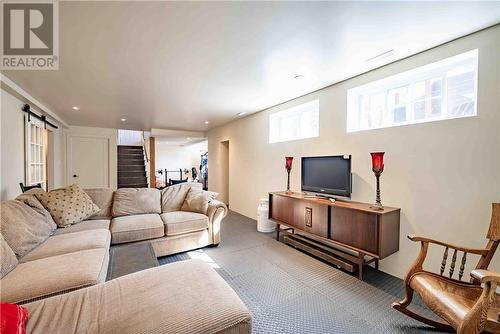 57 Simon Lake Drive, Greater Sudbury, ON - Indoor Photo Showing Living Room