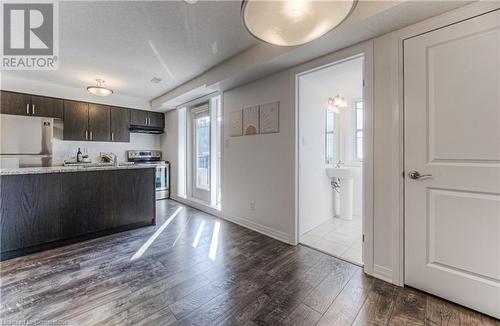 1989 Ottawa Street Unit# 20E, Kitchener, ON - Indoor Photo Showing Kitchen