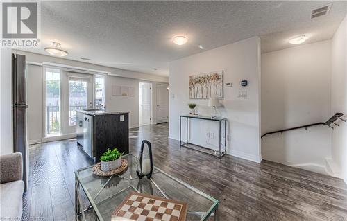 1989 Ottawa Street Unit# 20E, Kitchener, ON - Indoor Photo Showing Living Room