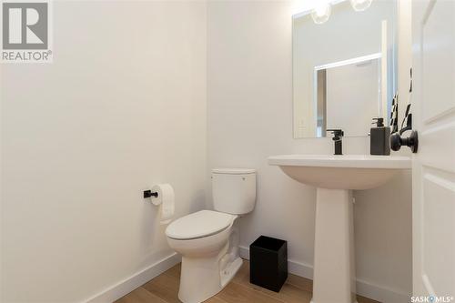 417 Germain Manor, Saskatoon, SK - Indoor Photo Showing Bathroom