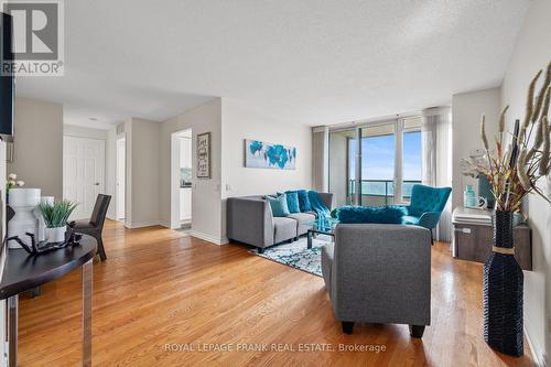 2310 - 61 Town Centre Court, Toronto (Bendale), ON - Indoor Photo Showing Living Room