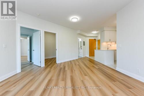 302 - 3939 Duke Of York Boulevard, Mississauga, ON - Indoor Photo Showing Kitchen