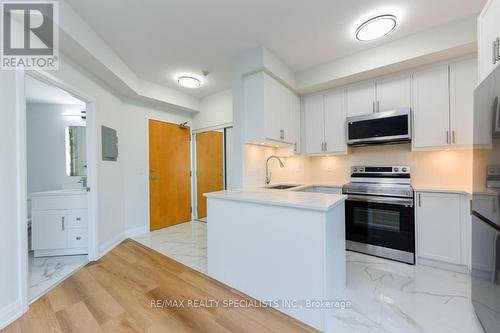 302 - 3939 Duke Of York Boulevard, Mississauga, ON - Indoor Photo Showing Kitchen