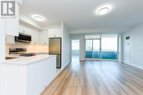 302 - 3939 Duke Of York Boulevard, Mississauga, ON - Indoor Photo Showing Kitchen