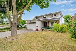 2277 SPRINGFIELD COURT  Mississauga, ON L5K 1V3