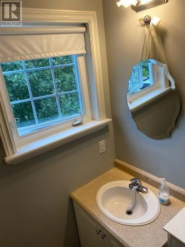 14 Coates Road, Conception Bay South, NL - Indoor Photo Showing Bathroom