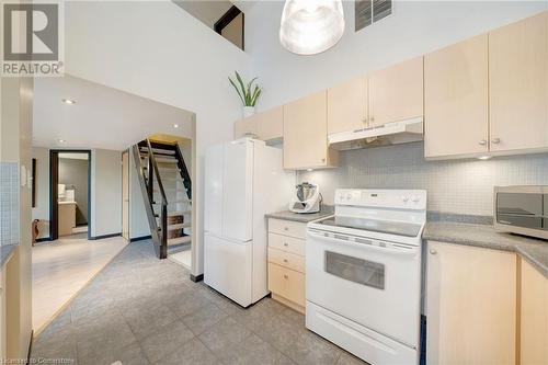 73 Garfield Avenue S Unit# 2A, Hamilton, ON - Indoor Photo Showing Kitchen