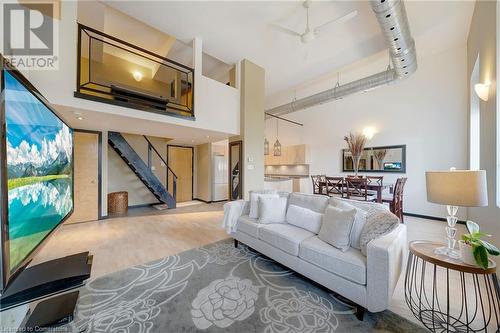 73 Garfield Avenue S Unit# 2A, Hamilton, ON - Indoor Photo Showing Living Room