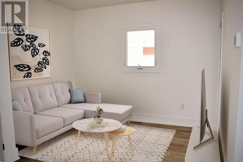 184 Burris Street, Hamilton, ON - Indoor Photo Showing Bedroom