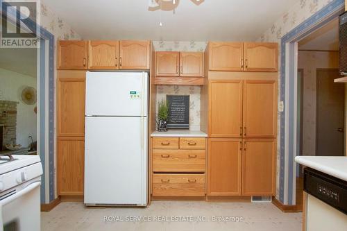 10 Killarney Road, Smith-Ennismore-Lakefield, ON - Indoor Photo Showing Kitchen