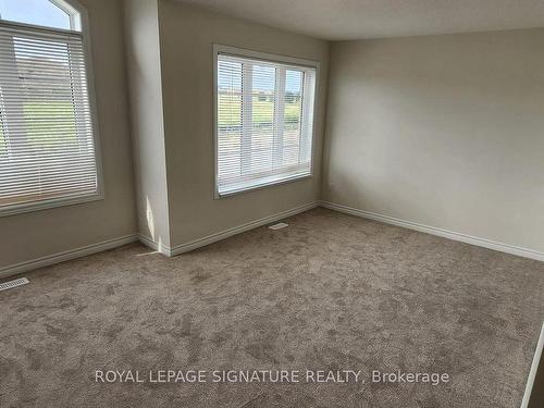 Upper-999 Black Cherry Dr, Oshawa, ON - Indoor Photo Showing Other Room