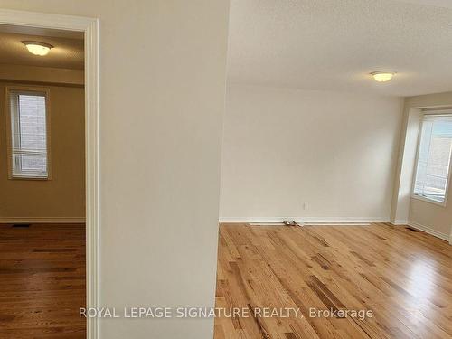 Upper-999 Black Cherry Dr, Oshawa, ON - Indoor Photo Showing Other Room