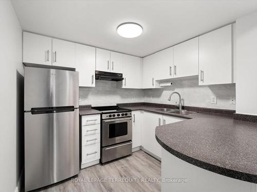 90-9 Windermere Ave, Toronto, ON - Indoor Photo Showing Kitchen With Double Sink